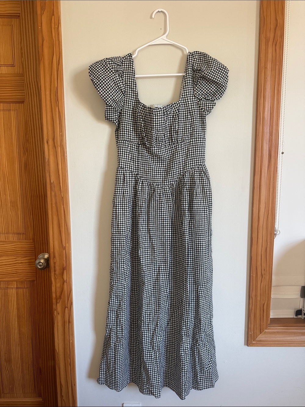 GAP Black & White Gingham Puff-Sleeve Maxi Dress